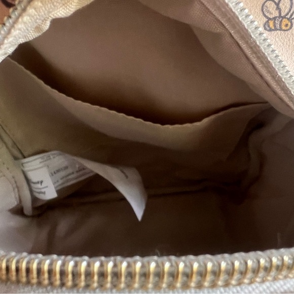 Disney Loungefly Winnie the Pooh Bees and Honey Backpack Bag #C250557 - Picture 8 of 11